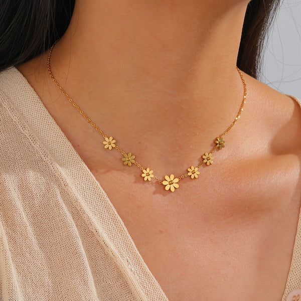 Golden Daisy Bloom Necklace