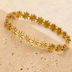 Daisy pattern bracelet