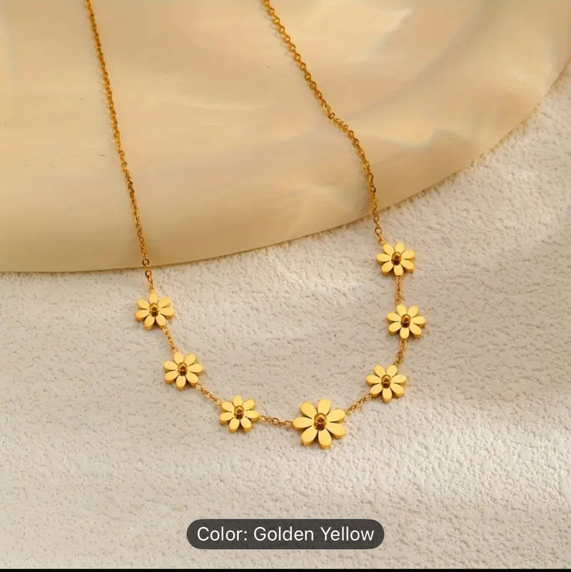 Golden Daisy Bloom Necklace