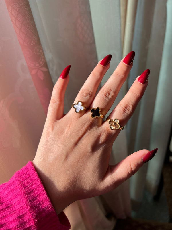 Clover Rings