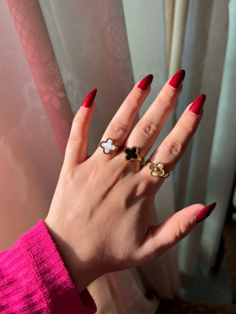Clover Rings