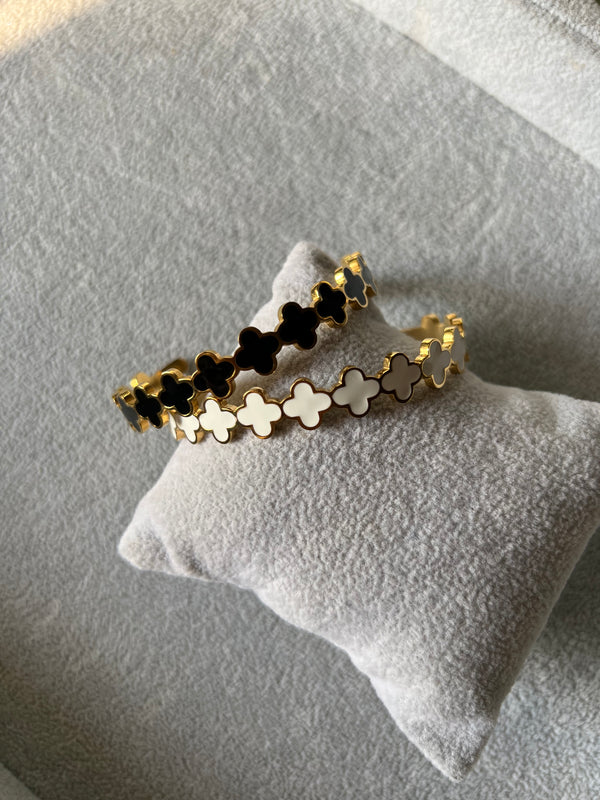 Clover Handcuff