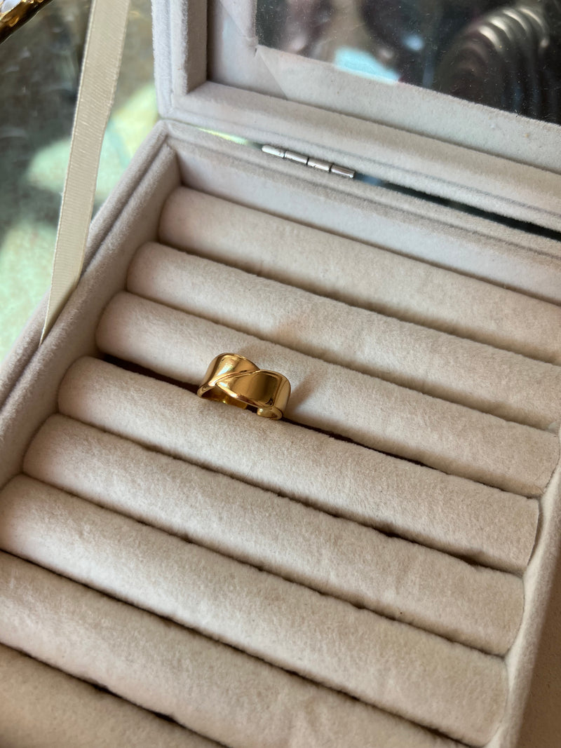 Twist Crossover Adjustable Ring