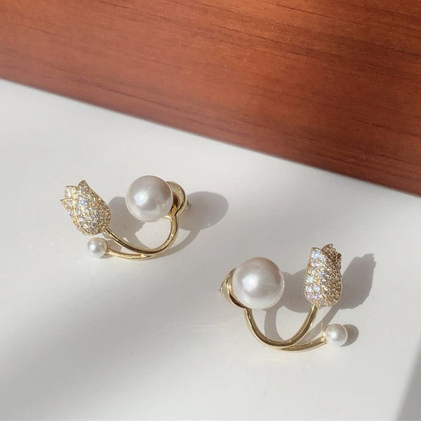 Pearl tulip flower studs