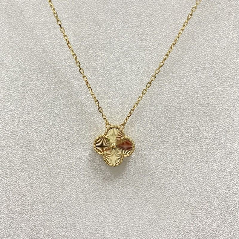 Clover Pendent